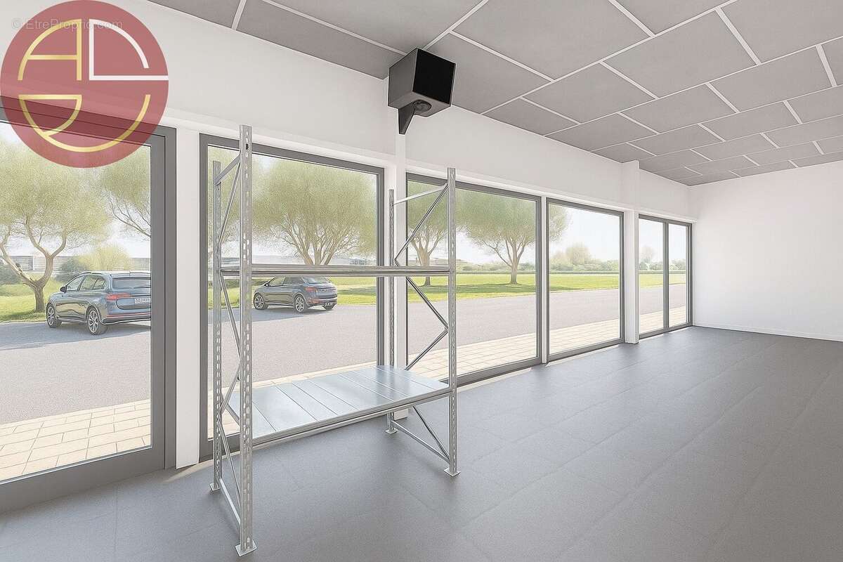 Commerce à PINS-JUSTARET