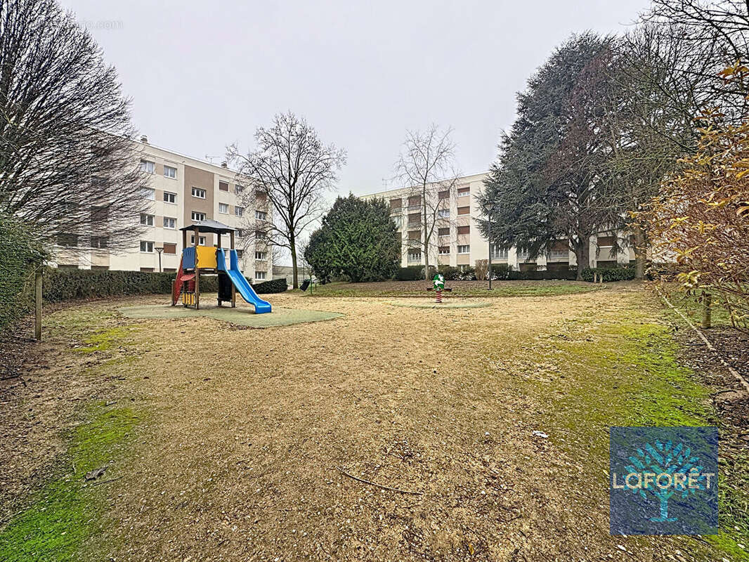 Appartement à CHILLY-MAZARIN