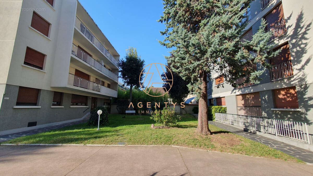 Appartement à LE PERREUX-SUR-MARNE