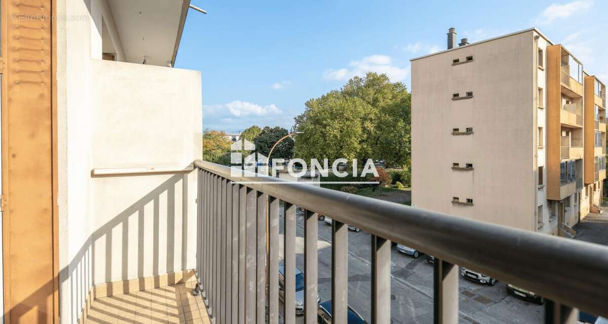 Appartement à FONTAINE