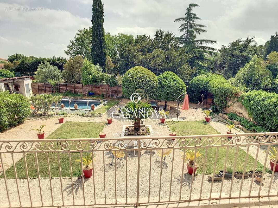 Charme & authenticité ! BATISSE de CARACTERE datant de 1789 proposant 350 m² avec jardin et piscine. Idéale pour un PROJET D'ACC - photo 11