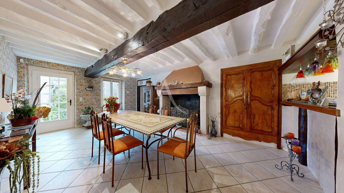 Maison à MEZY-SUR-SEINE