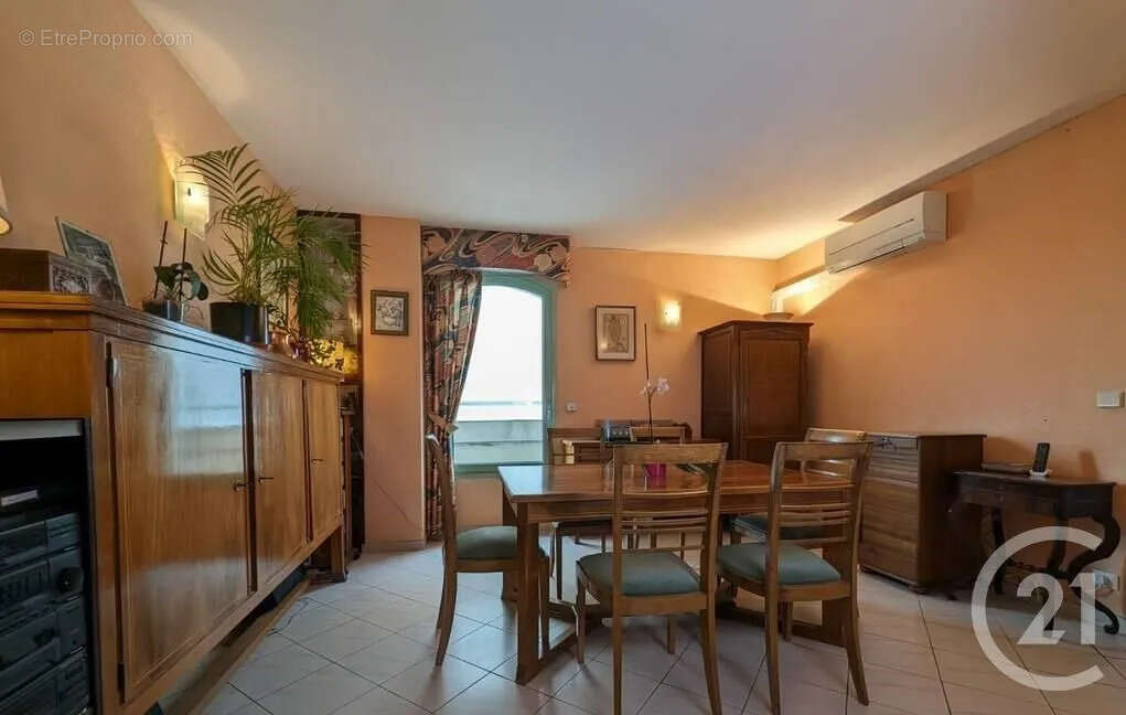 Appartement à SAINT-MAUR-DES-FOSSES