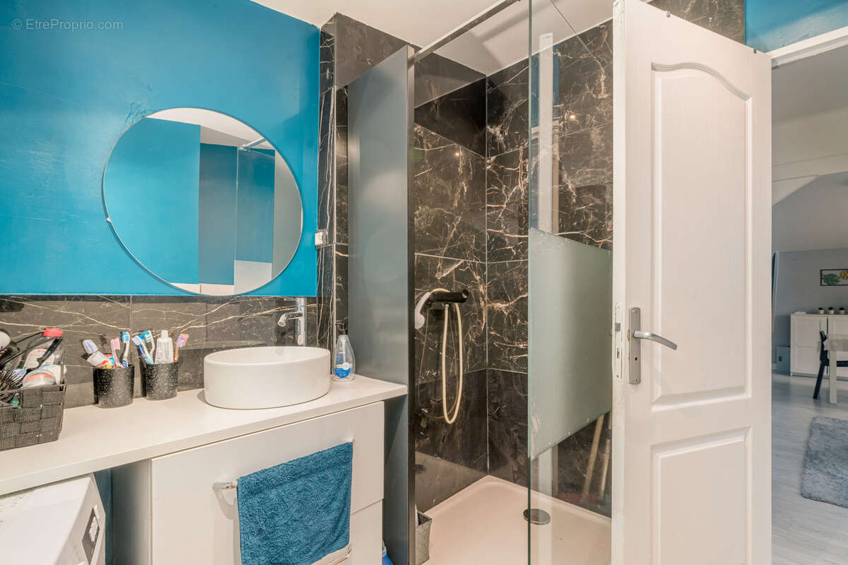 Appartement à MARSEILLE-11E