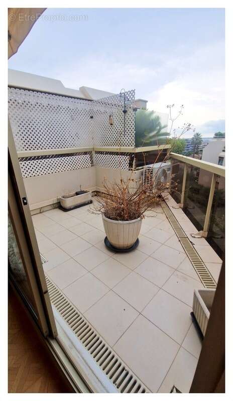 Appartement à LE CANNET