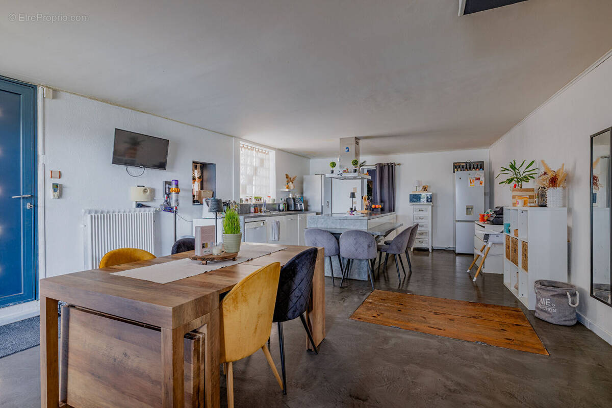 Maison à SATHONAY-CAMP