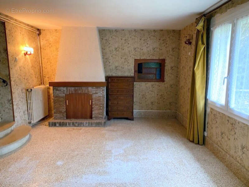 Maison à VILLENEUVE-L'ARCHEVEQUE
