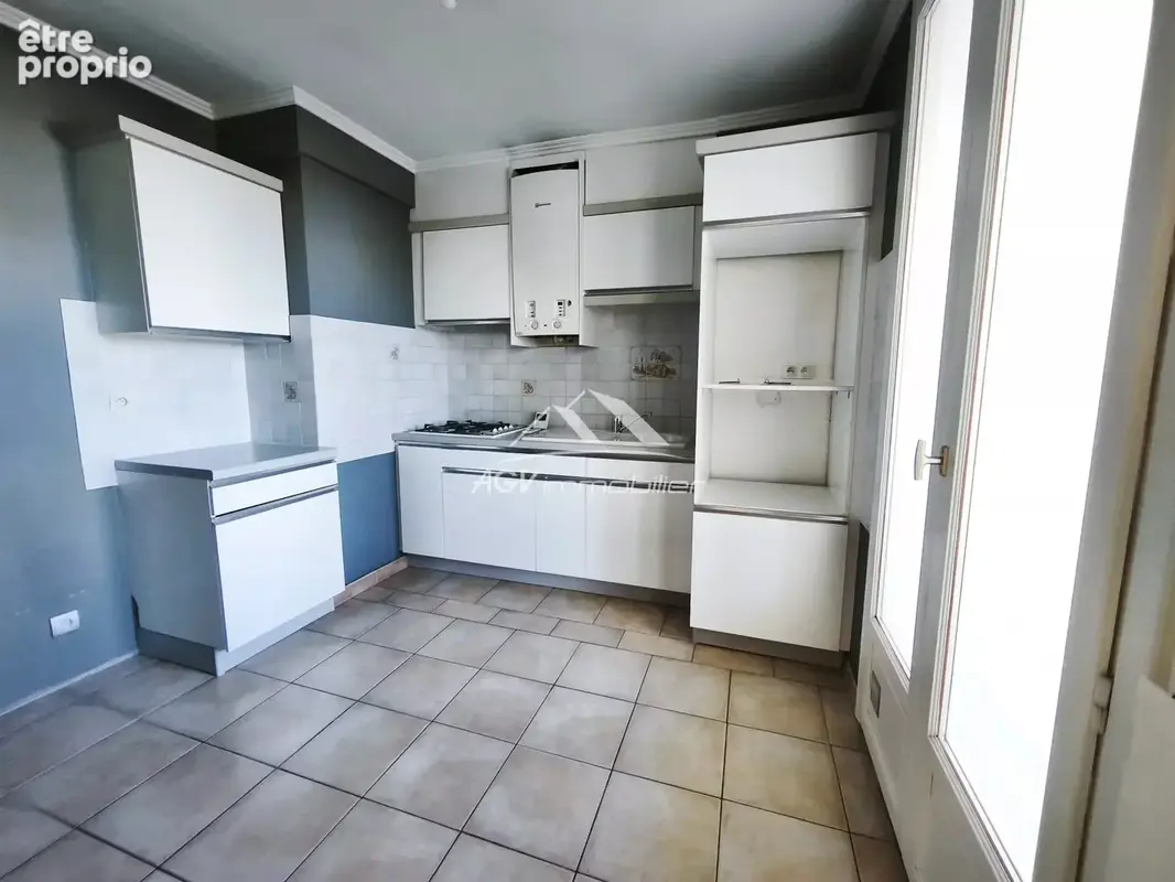 Alès Clavières, appartement T4 en résidence, loggia fermée, balcon, garage, cave, parking - photo 2