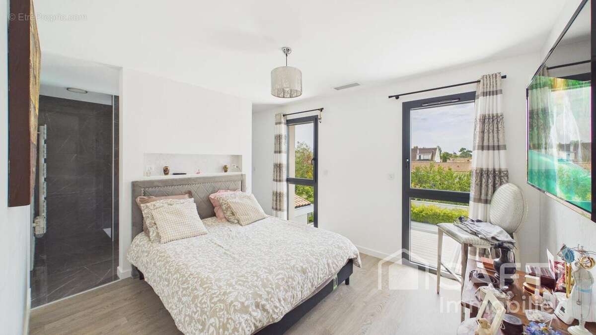 Maison 170 m² à Le Bouscat  - photo 6