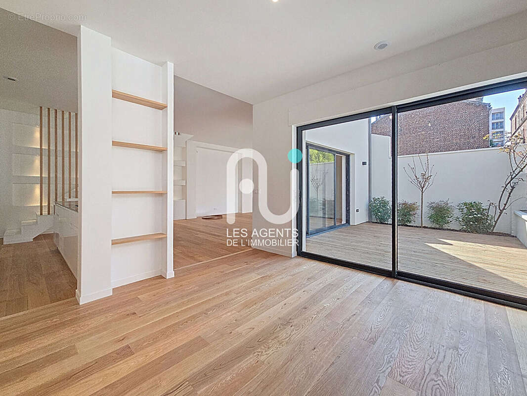 Maison à ASNIERES-SUR-SEINE