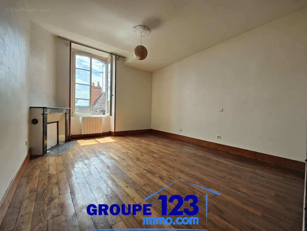 Appartement à JOIGNY