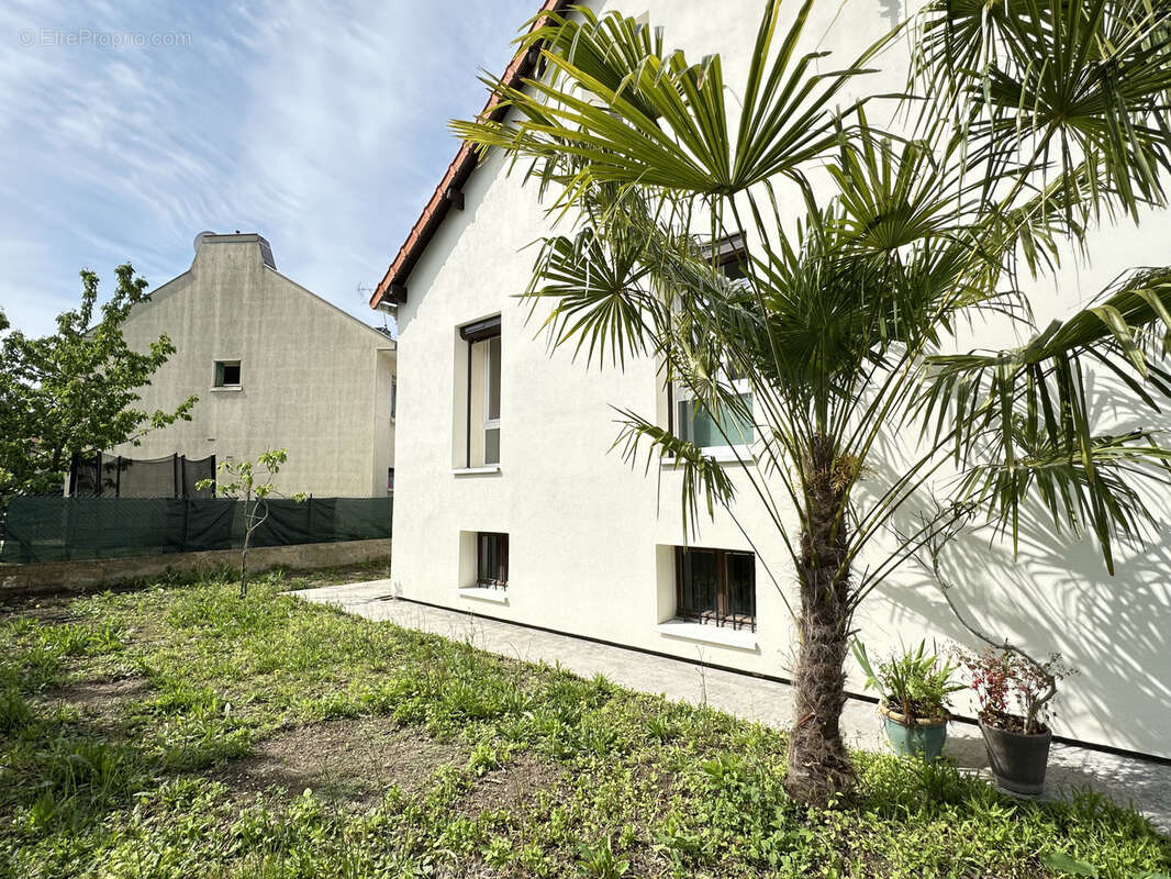 Maison à VAIRES-SUR-MARNE