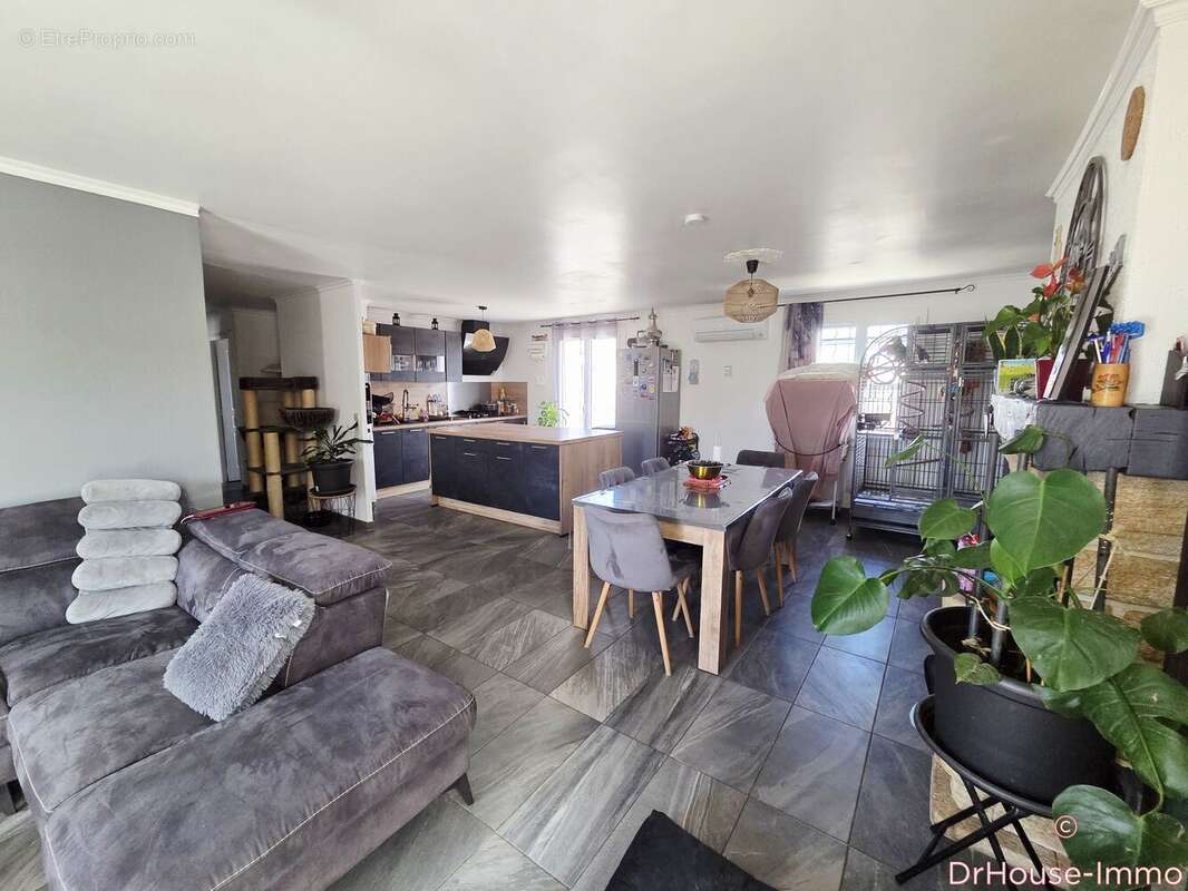 Maison 104 m² à Saint-Nazaire-D'aude  - photo 6