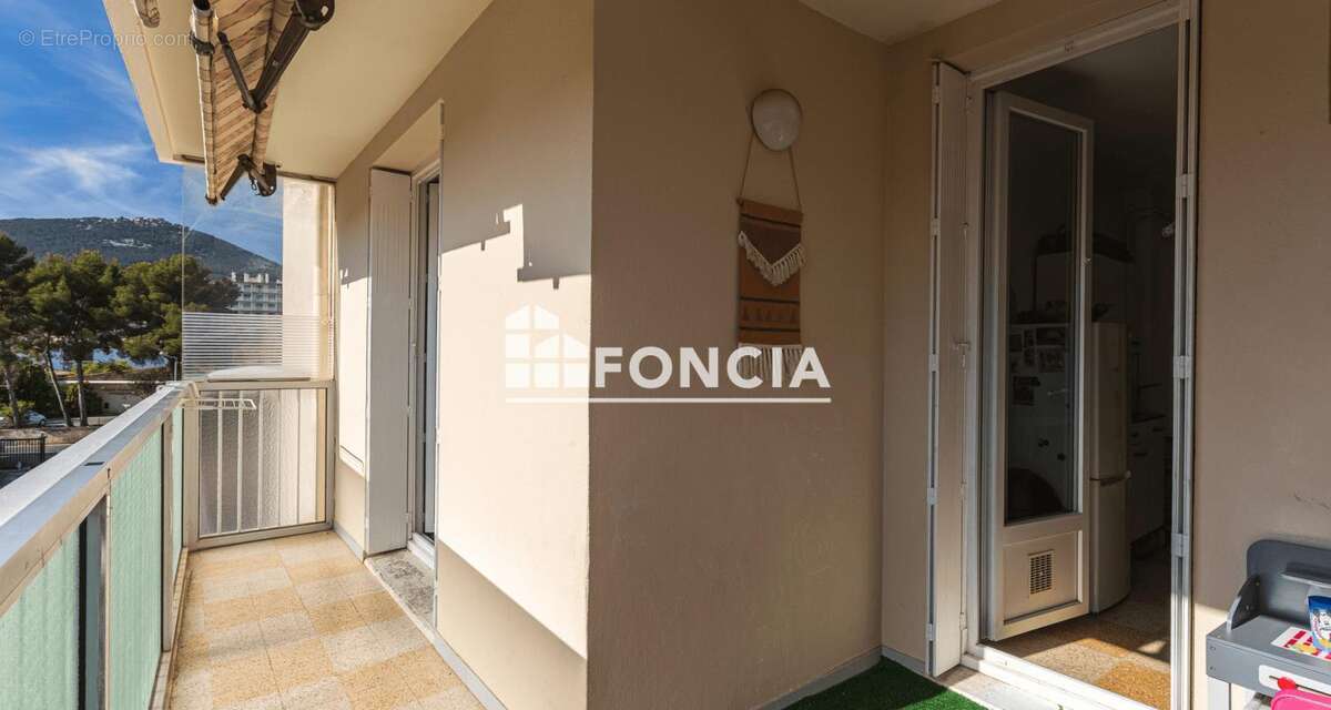 T3 Loué 62 M2 lumineux avec terrasse Toulon Saint-Musse - photo 2