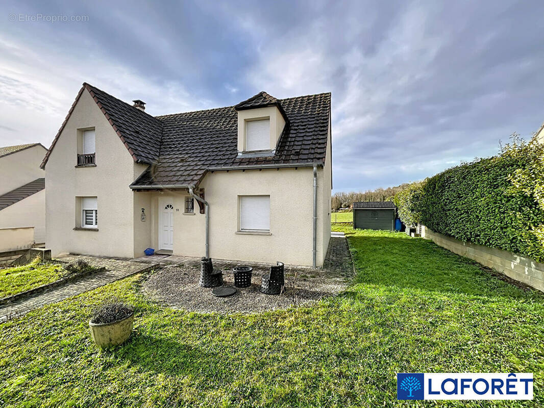 Maison à IS-SUR-TILLE