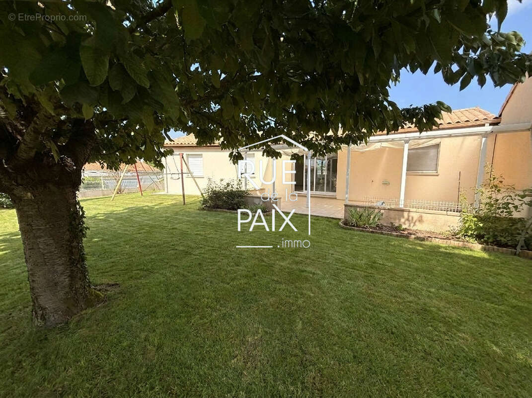 Maison plain-pied 3 chambres - Vouillé 86190 -Terrain 645 m² - photo 7