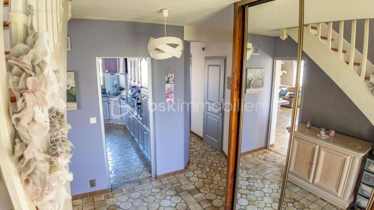 Maison à VARENNES-VAUZELLES