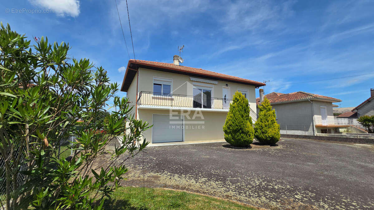Maison à VIC-EN-BIGORRE