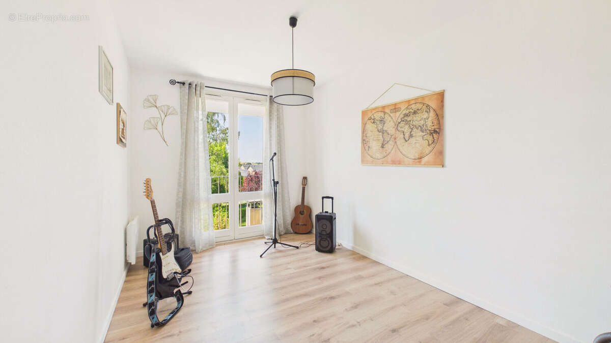 Maison mitoyenne T6, 4 chambres - Costes Rouges - photo 12