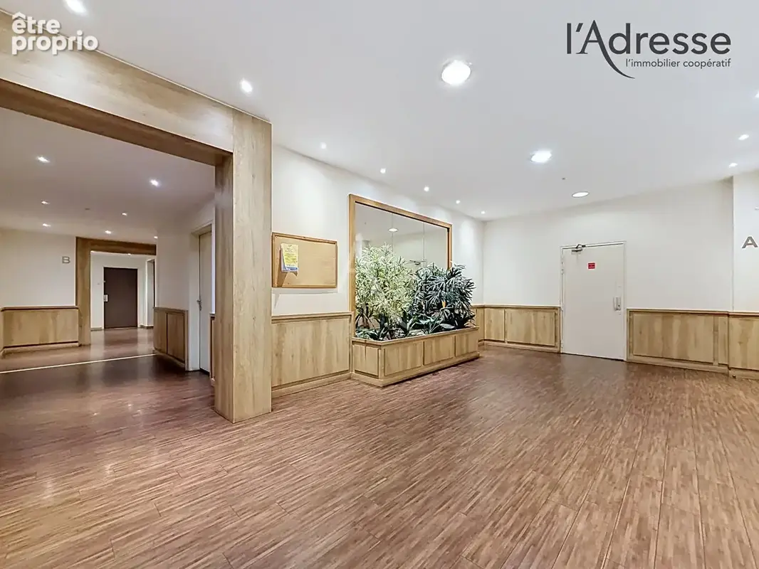 PUTEAUX/ Jean Jaurès - Studio 31m² - 1 Parking - photo 11