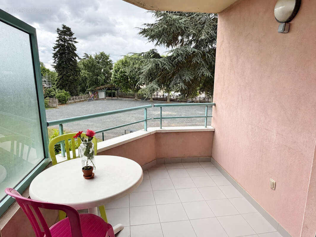 Appartement à GREZIEU-LA-VARENNE