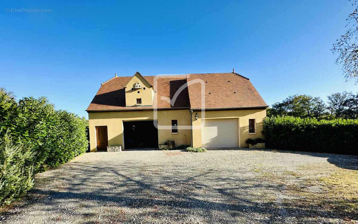 Maison à GOURDON