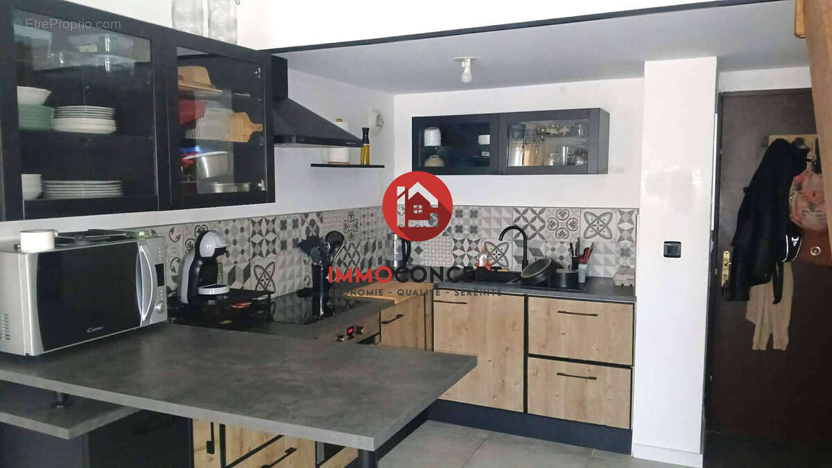Appartement à BAGNOLS-SUR-CEZE