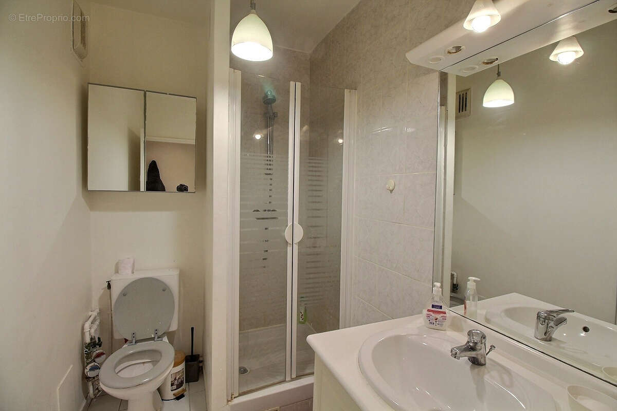 Appartement à COURBEVOIE