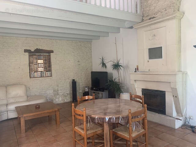 Maison à SAINT-DIZANT-DU-GUA