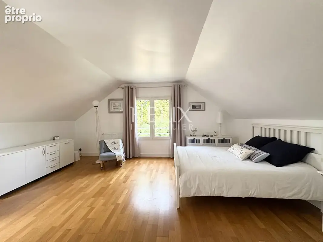 Magnifique maison contemporaine aux volumes généreux à L'Etang La Ville de 249 M² - photo 16
