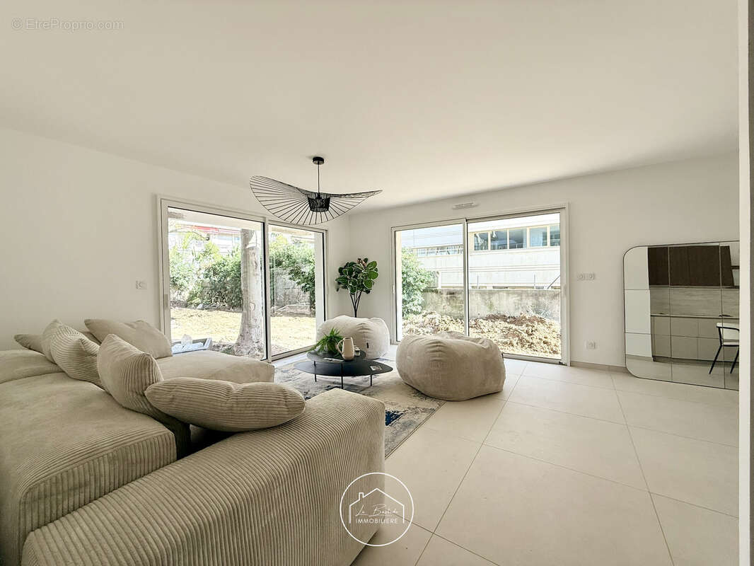 Appartement à MARSEILLE-8E