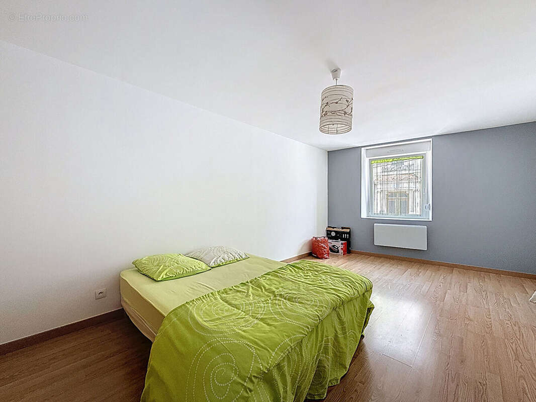 Maison à NEUFCHATEAU