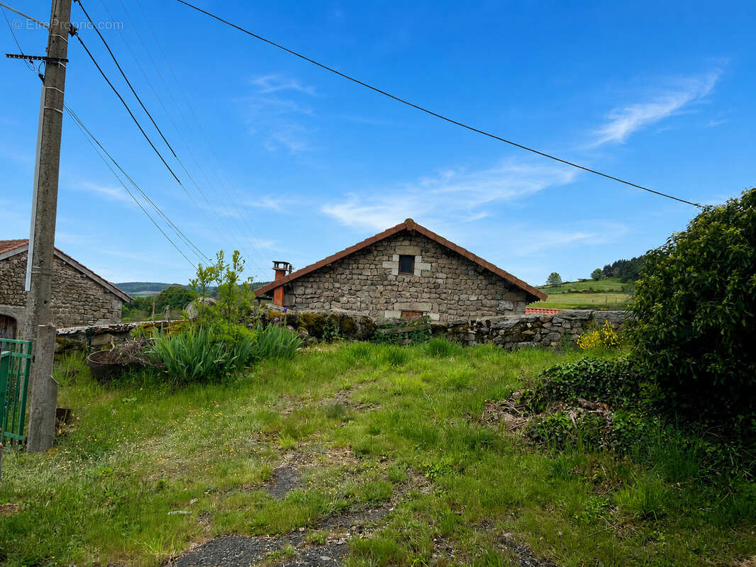 Maison à VAZEILLES-PRES-SAUGUES