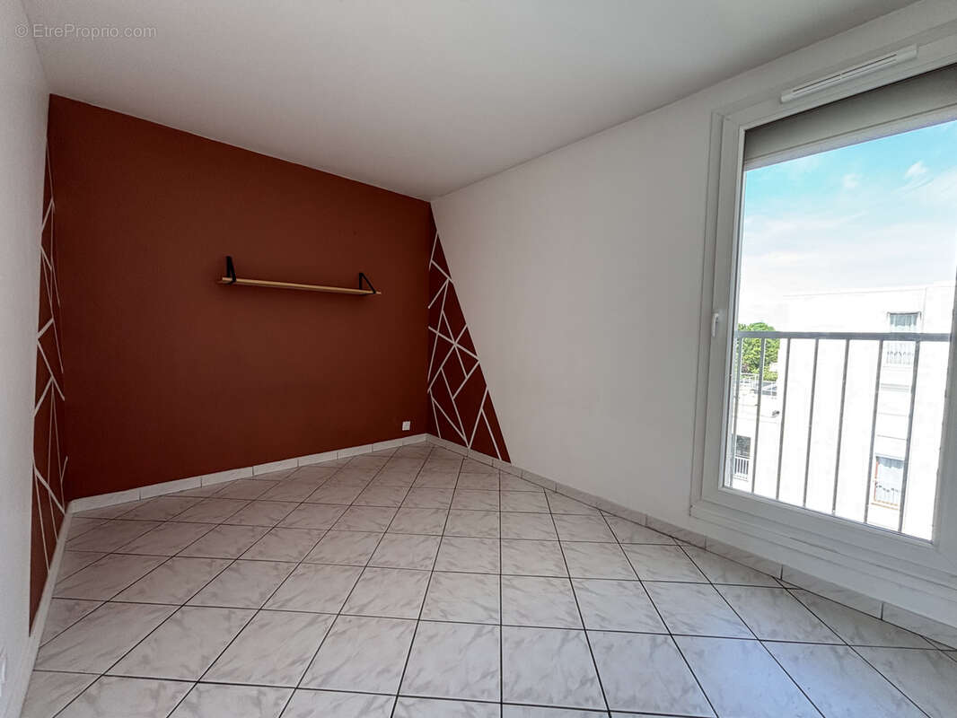 Appartement à SARTROUVILLE