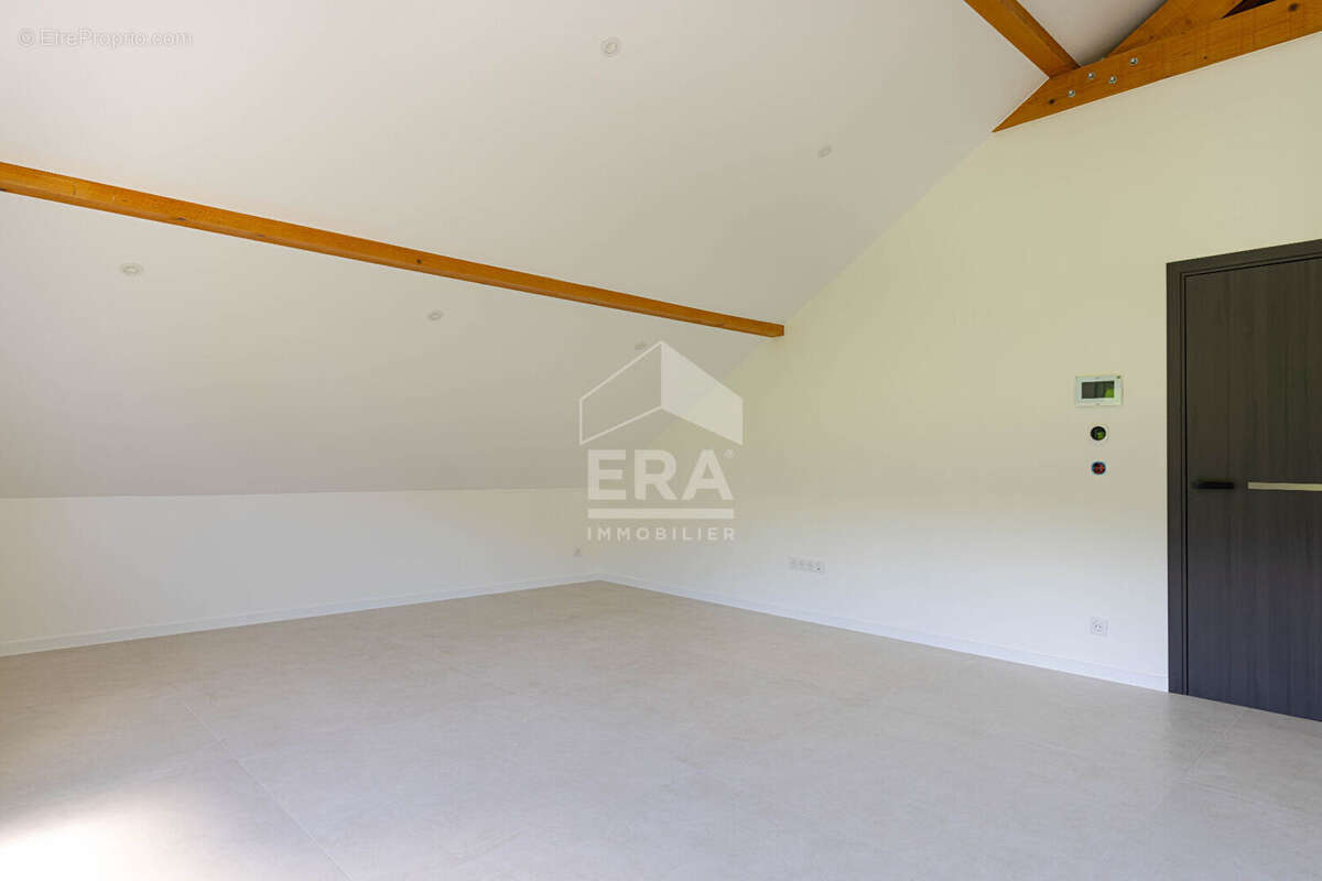 Appartement 91m² à mésigny - photo 6
