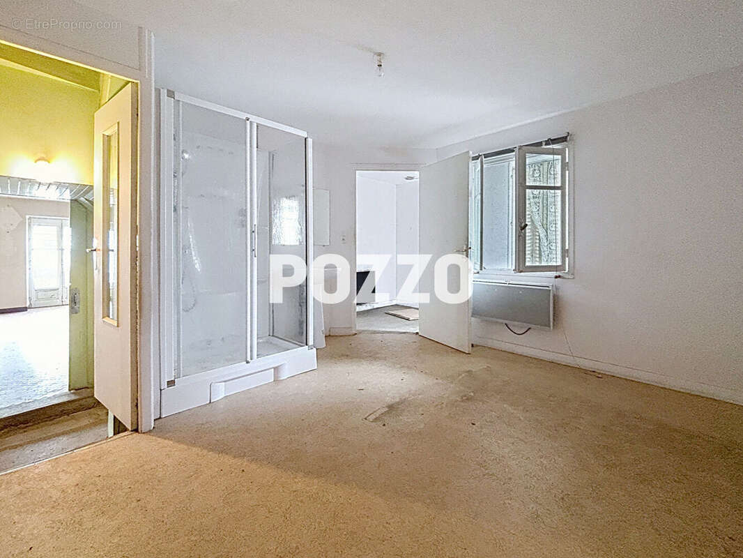 Appartement à SAINT-LAURENT-DE-TERREGATTE