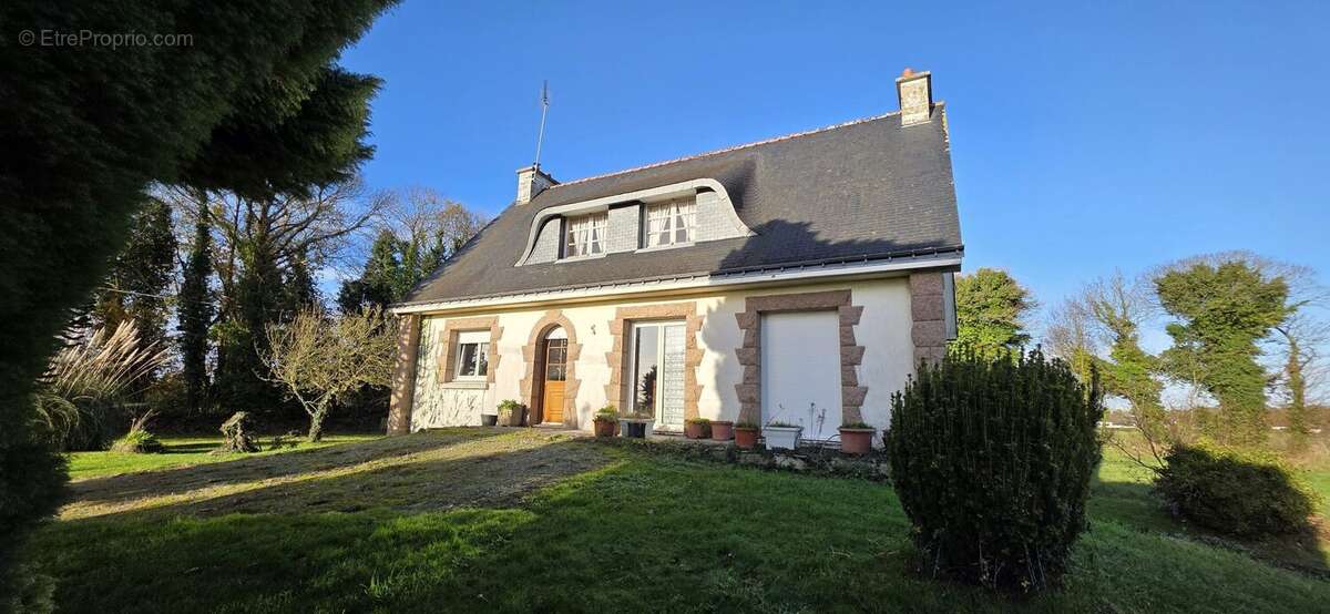 Maison à SAINT-THURIAU