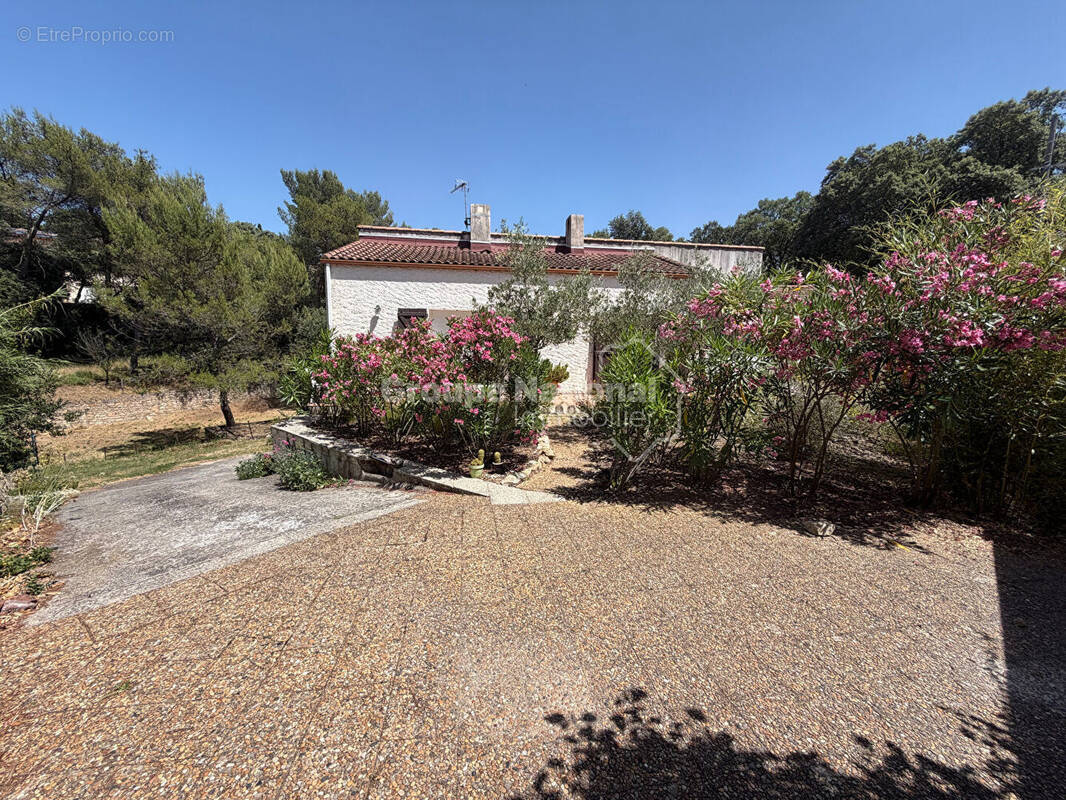 Maison à CAVEIRAC