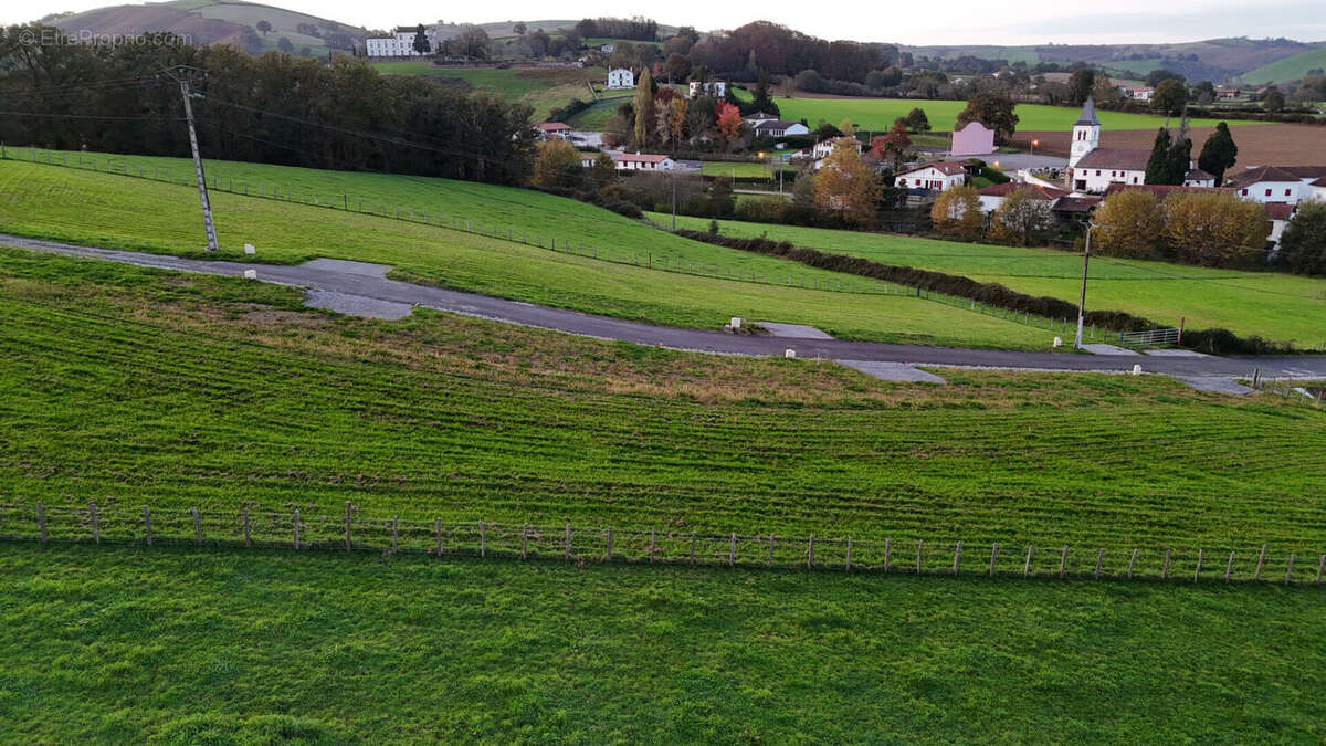 Terrain à SAINT-PALAIS