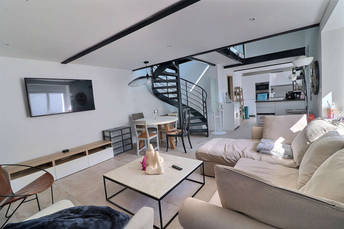 Maison à LE RELECQ-KERHUON