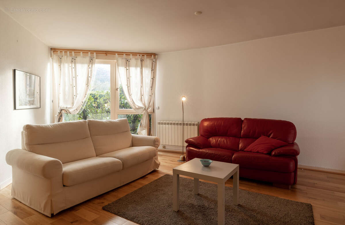 Appartement à COLLONGES-SOUS-SALEVE