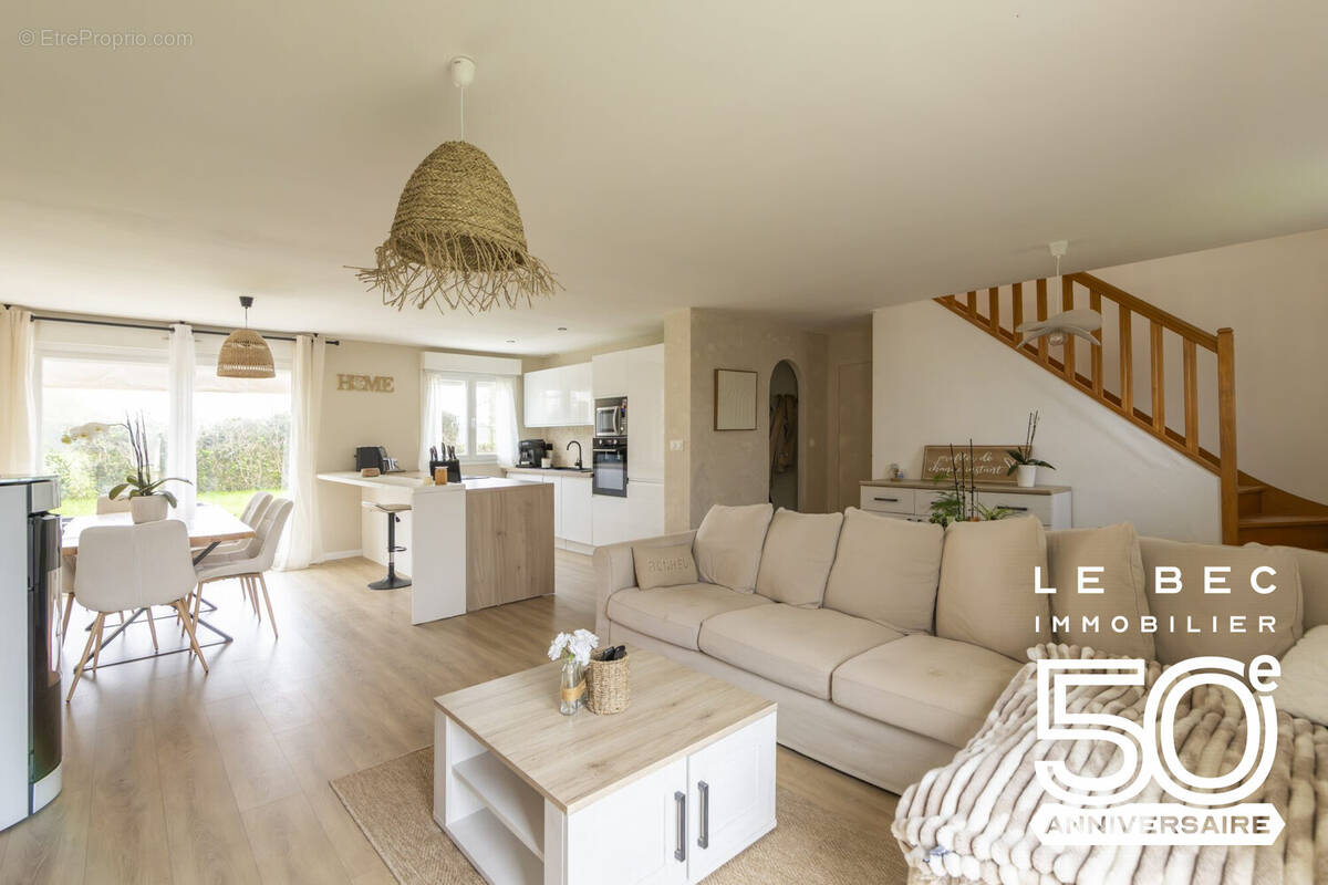 Maison à LOCQUELTAS