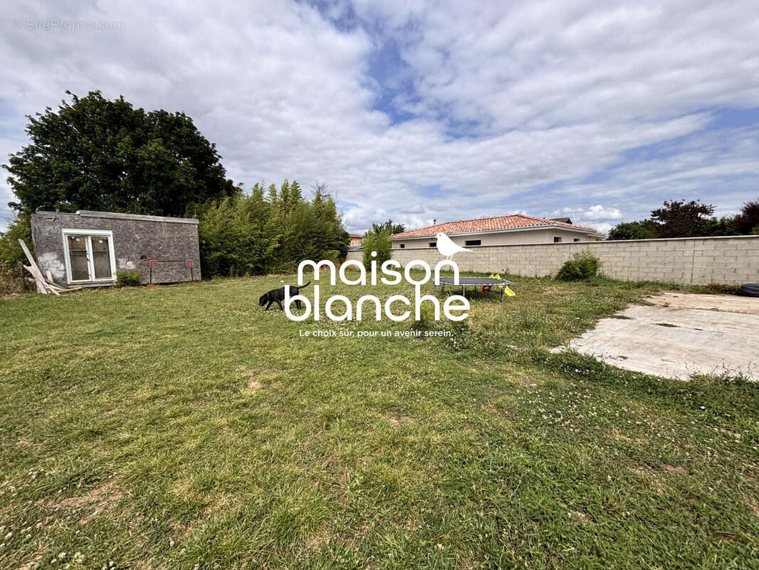 Maison à COUTRAS