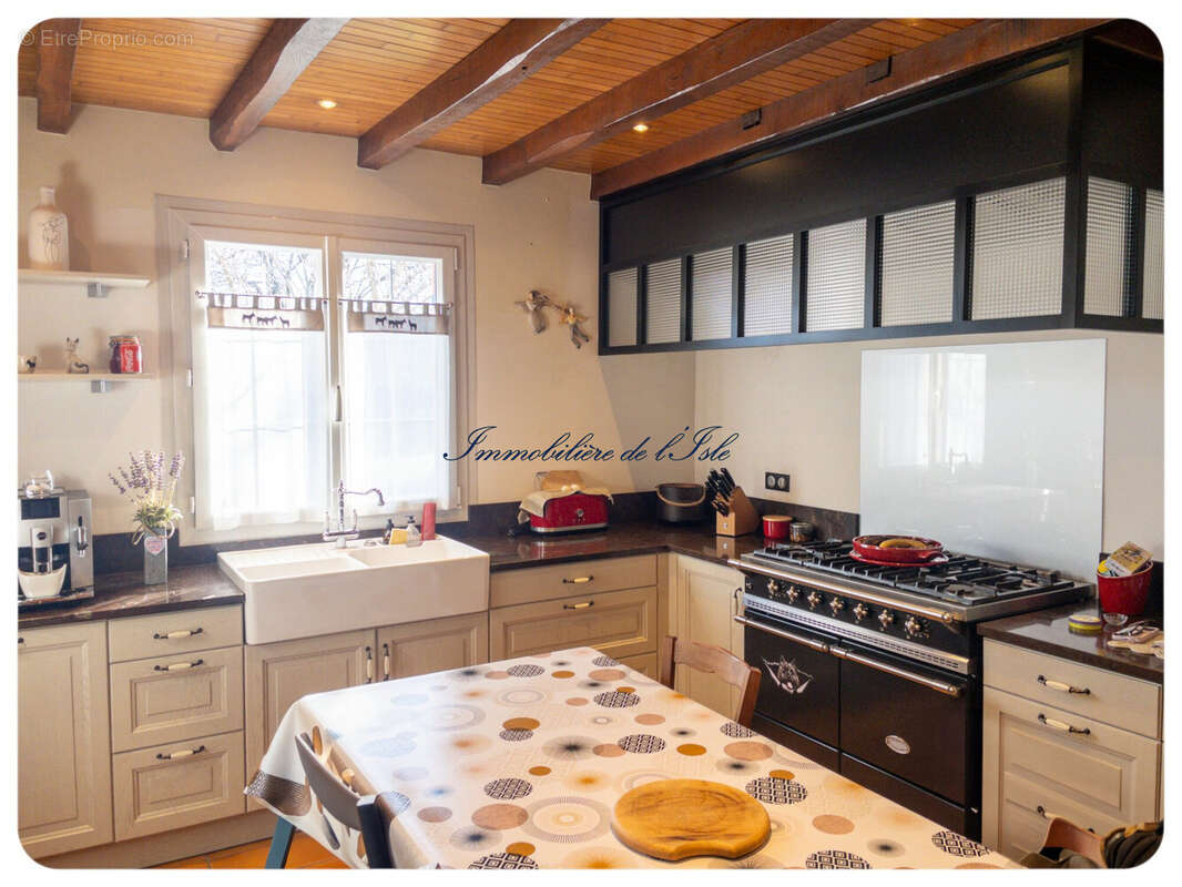 Maison à SAINT-GERMAIN-DU-SALEMBRE