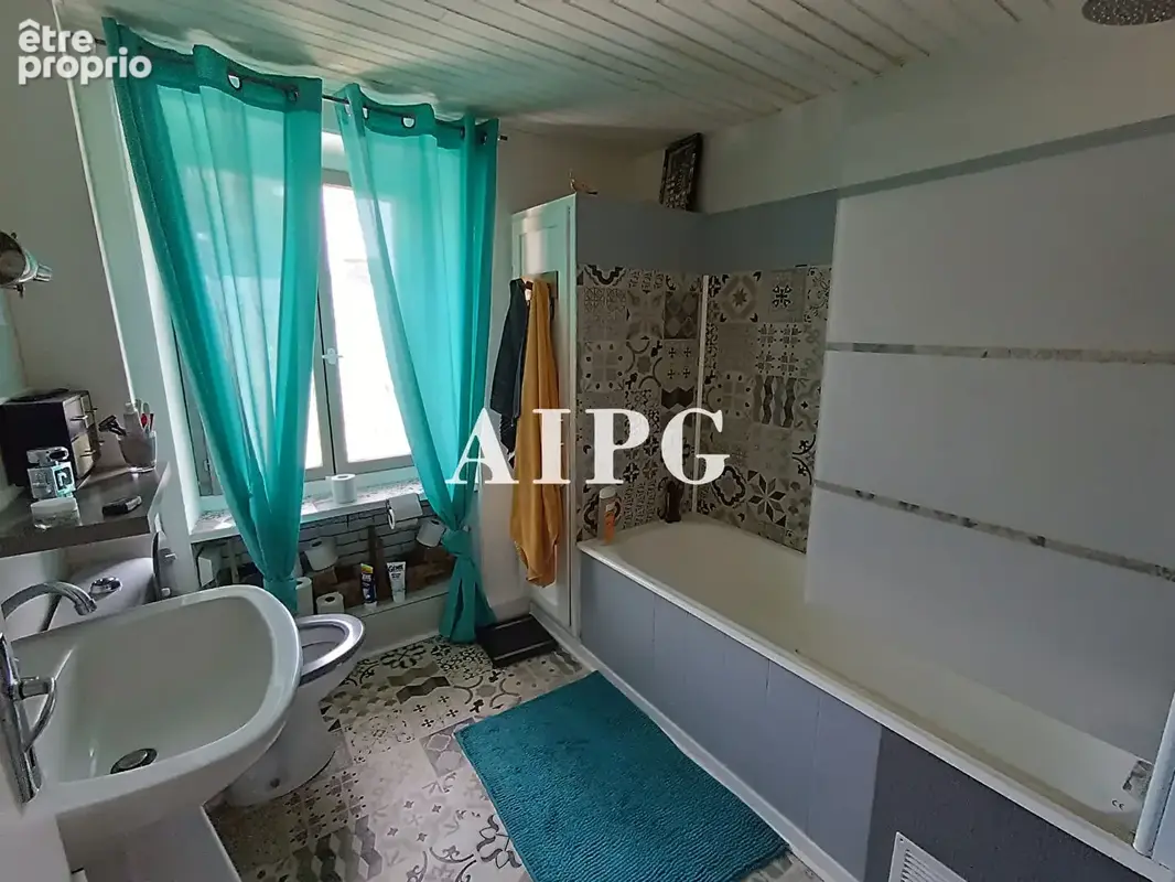 Bon repos sur Blavet, bâtisse de 6 logements et 1 commerce, à vendre - photo 17