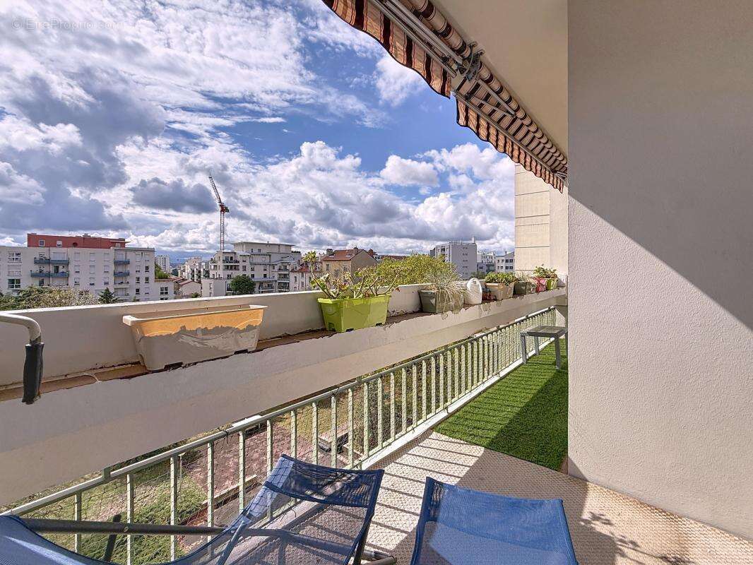 Appartement à LYON-8E