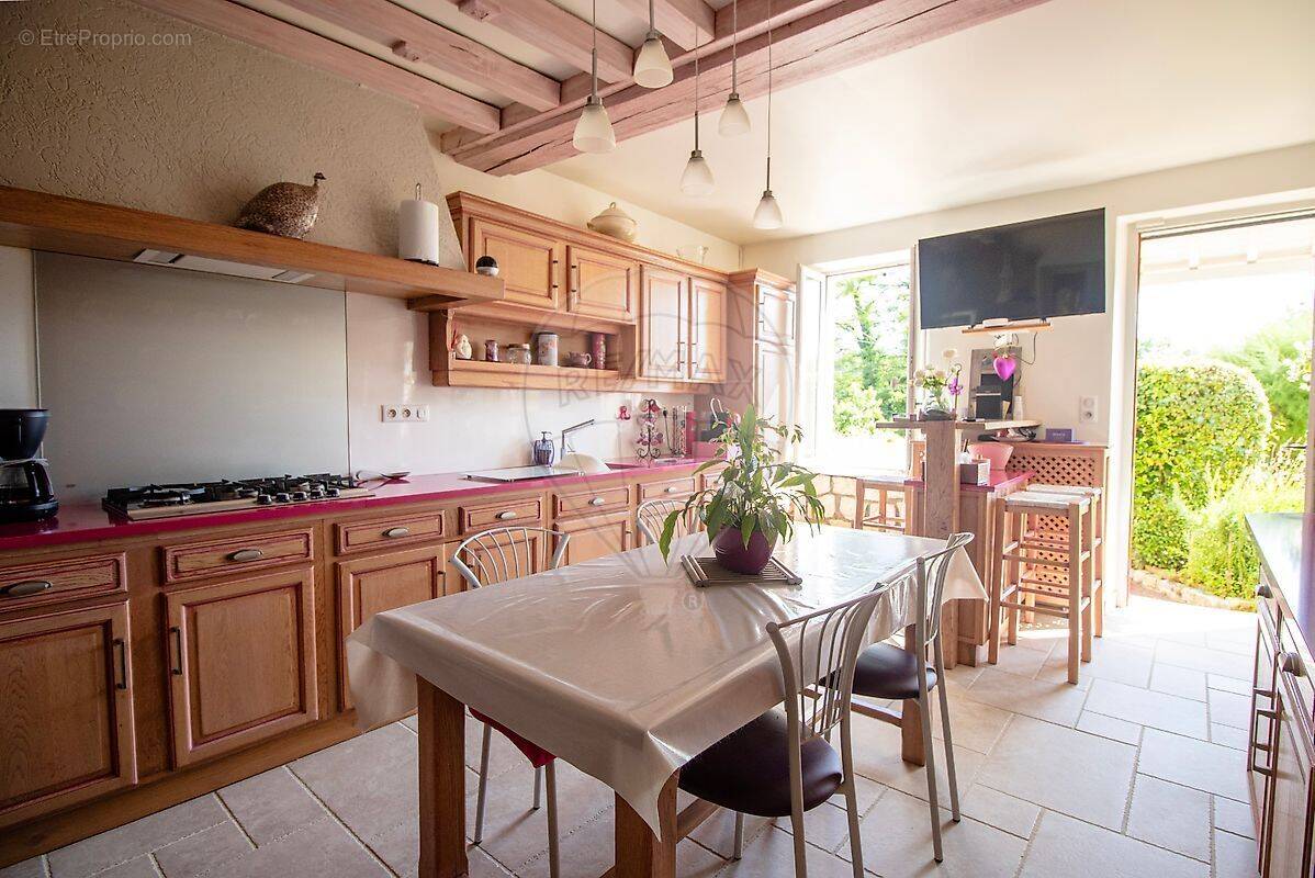 Maison à SAINT-BRIS-LE-VINEUX