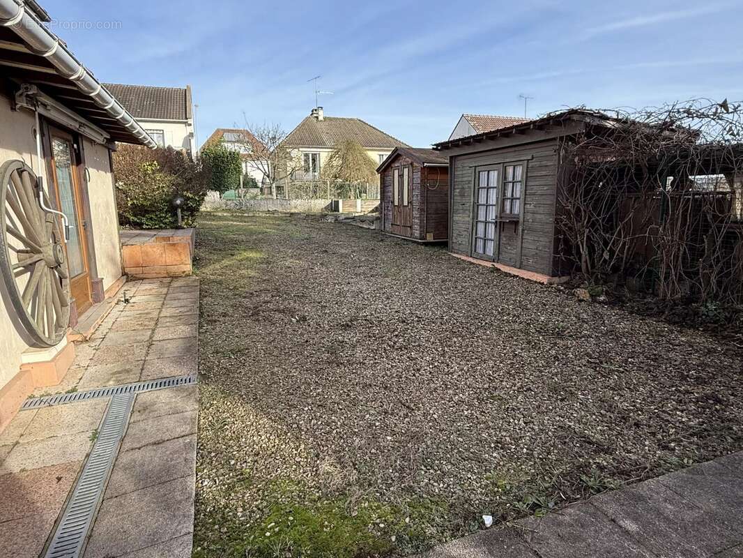 Maison à SAINT-JULIEN-DU-SAULT