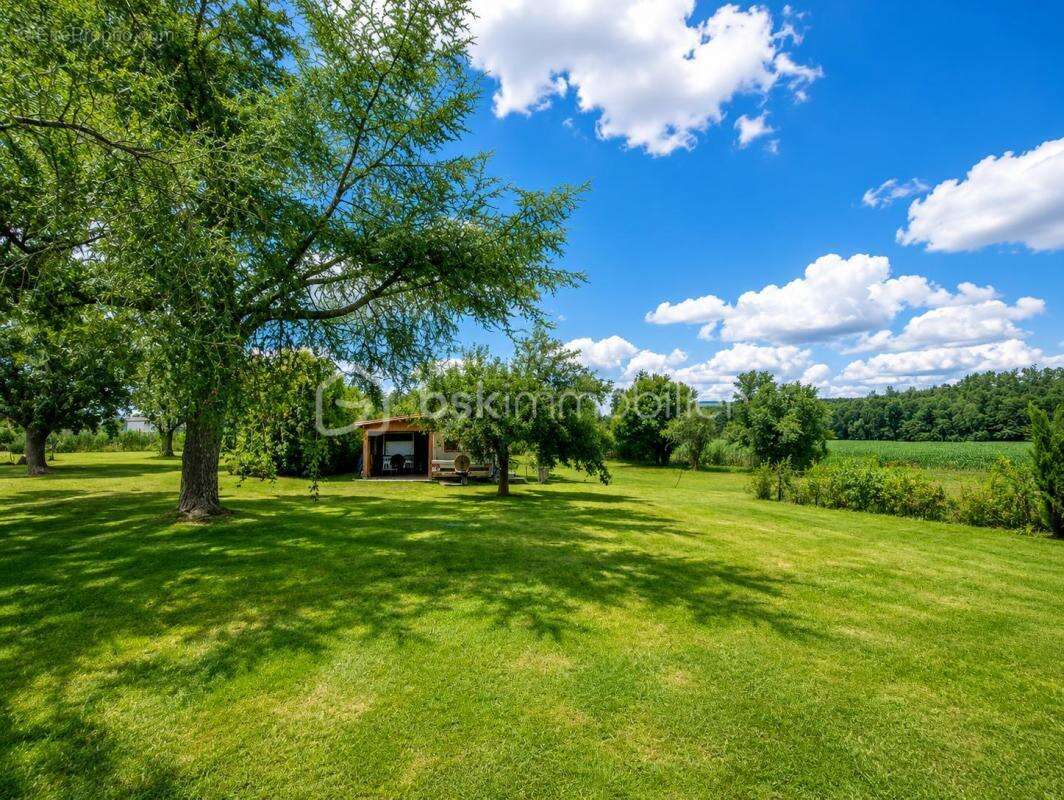 EXCLUSIVITÉ – Ancien corps de ferme sur 5,6 hectares avec dépendances, verger et rivière - photo 22