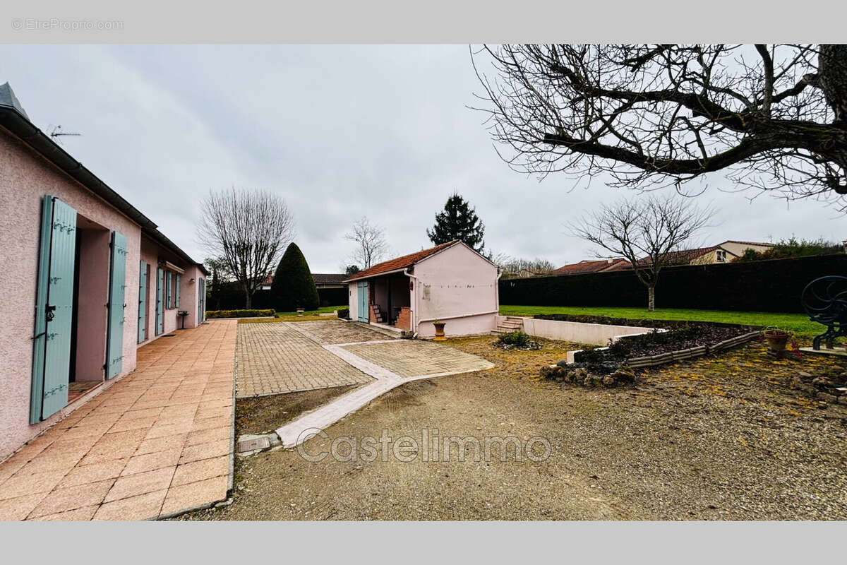 Maison à CASTELMAYRAN